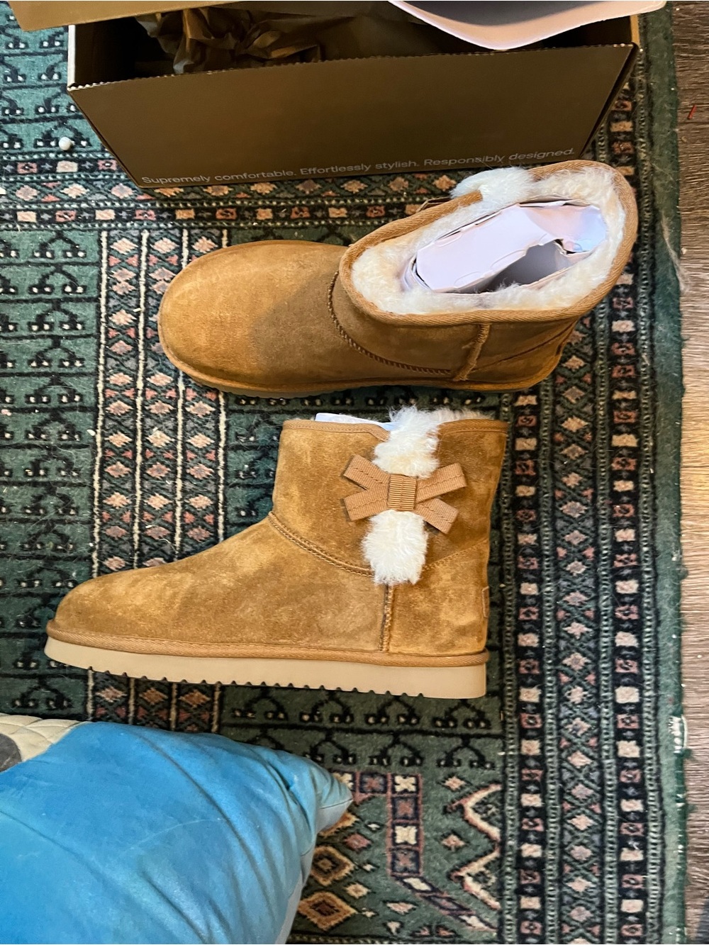 Brand new Ugg style boots with bow on side 9m